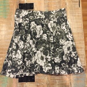 UO Pins and Needles Abstract Floral Skirt medium gray white black